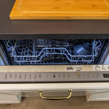 Accogliente A Pochi Passi Dalla Metro, San Siro E Con Aria Condizionata Apartament *